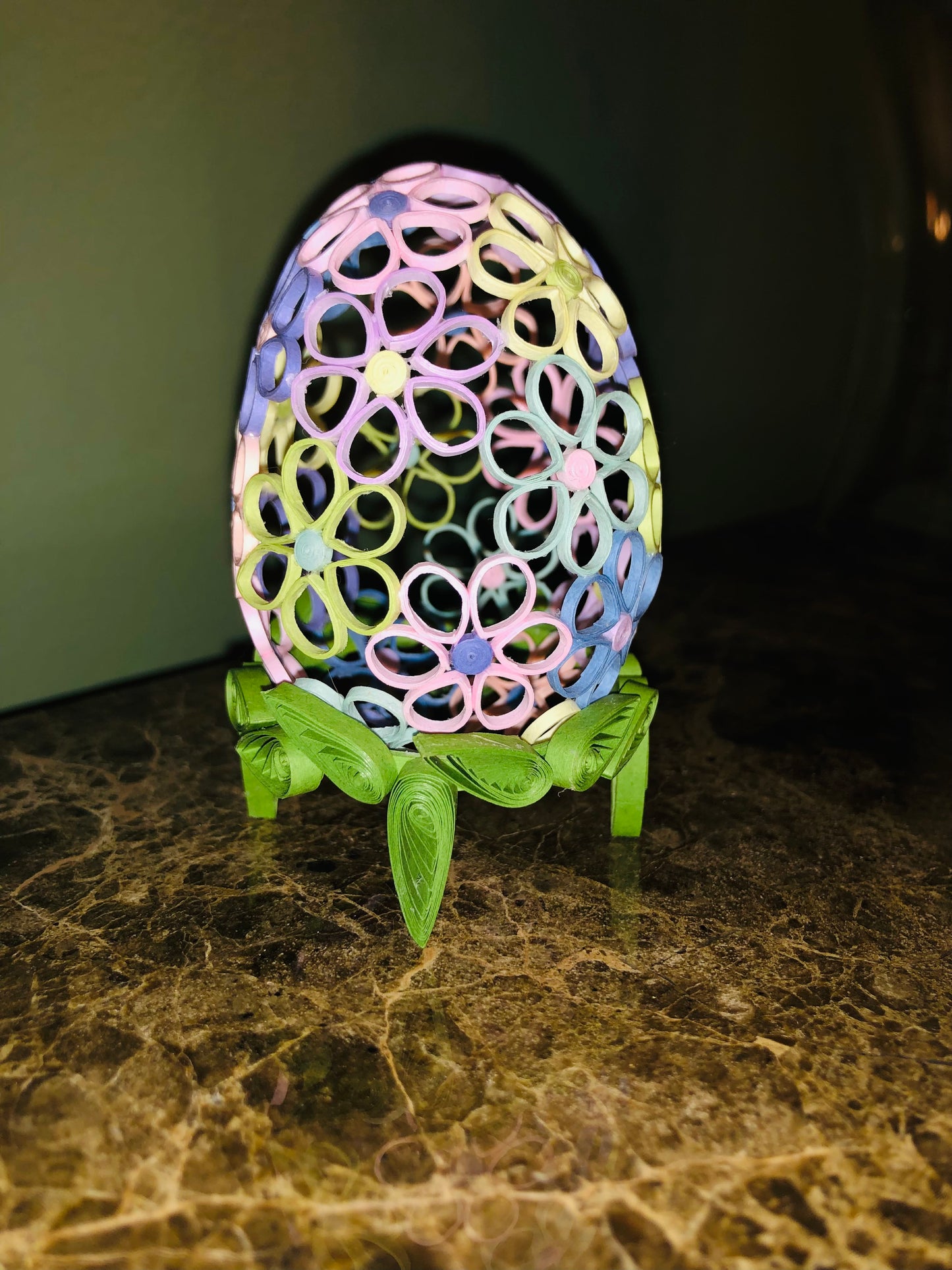 Hallow Egg in Art of Paper Quilling