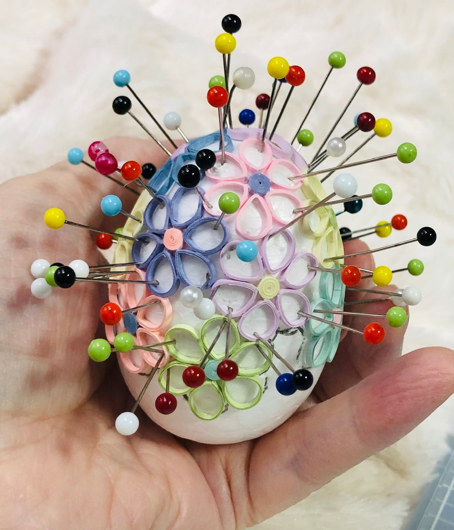 Hallow Egg in Art of Paper Quilling