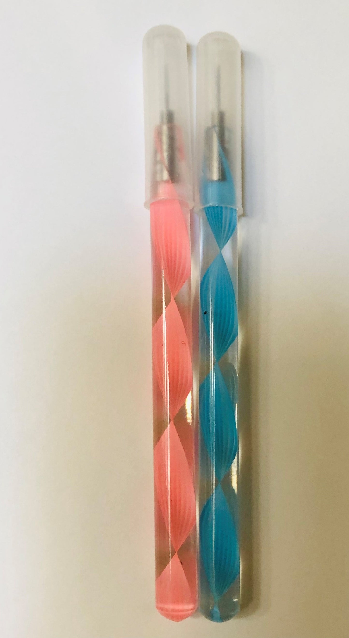Beginning 1mm Quilling KIT (Includes 2 tools, 1900 1mm strips and a guide)